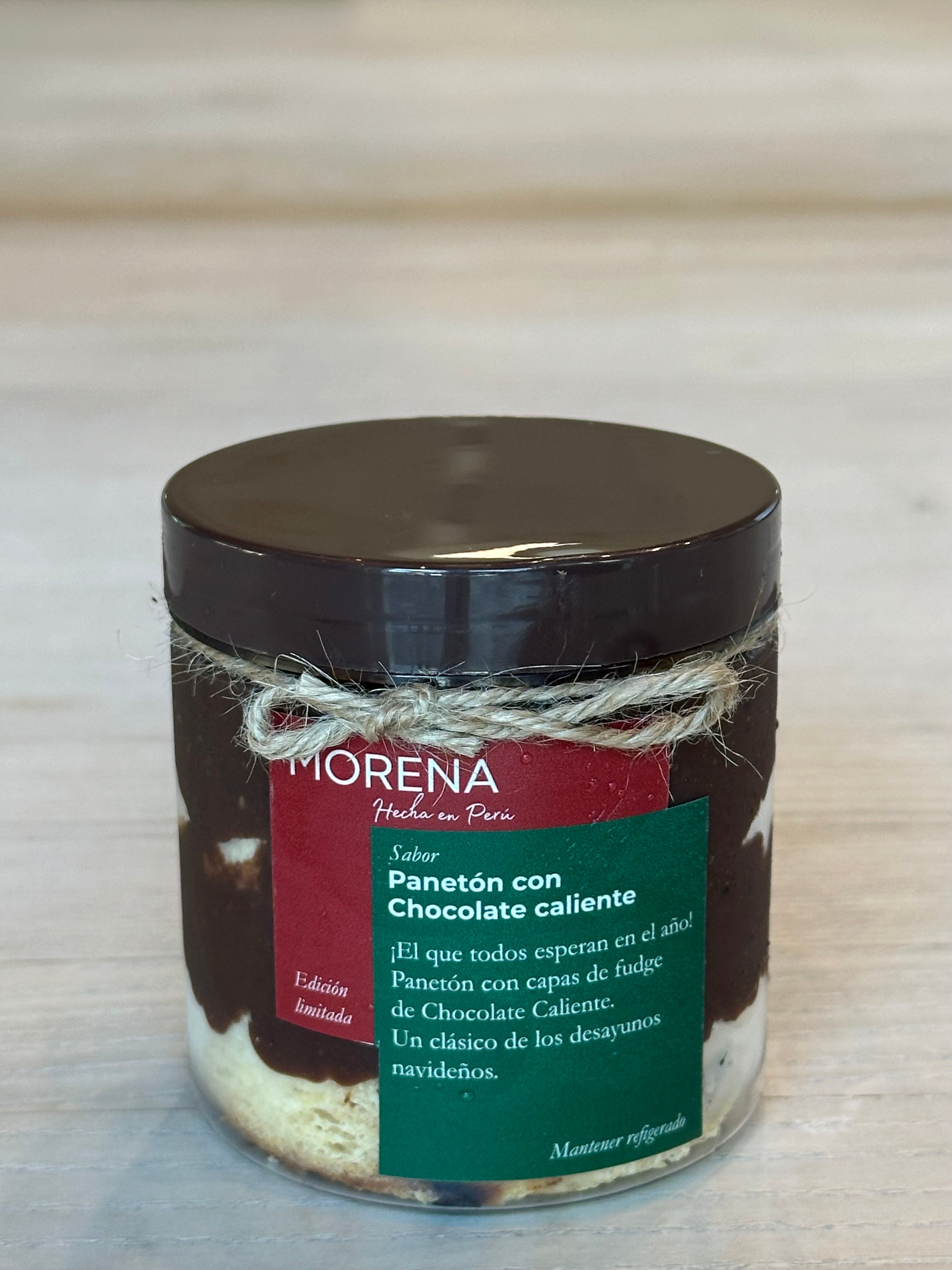 Panetón con chocolate caliente